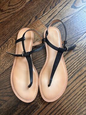 Old Navy Black T-Strap Thong Sandals Size 8